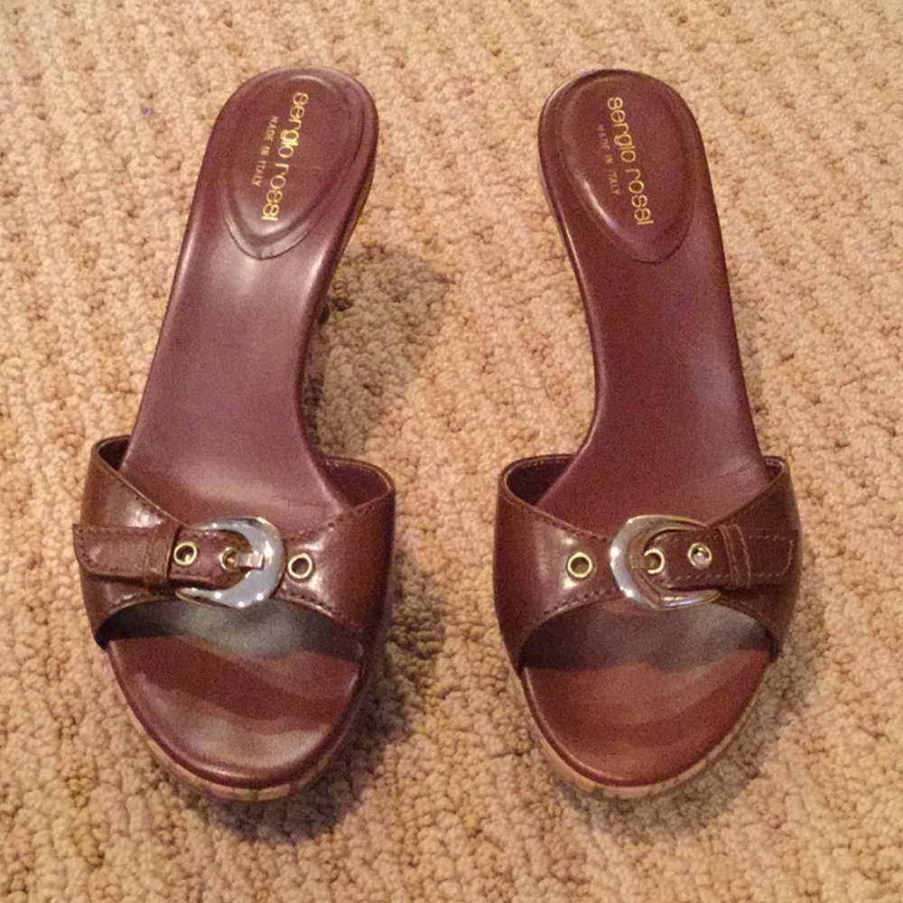 Brown with gold buckle open toe sandals 4” heels